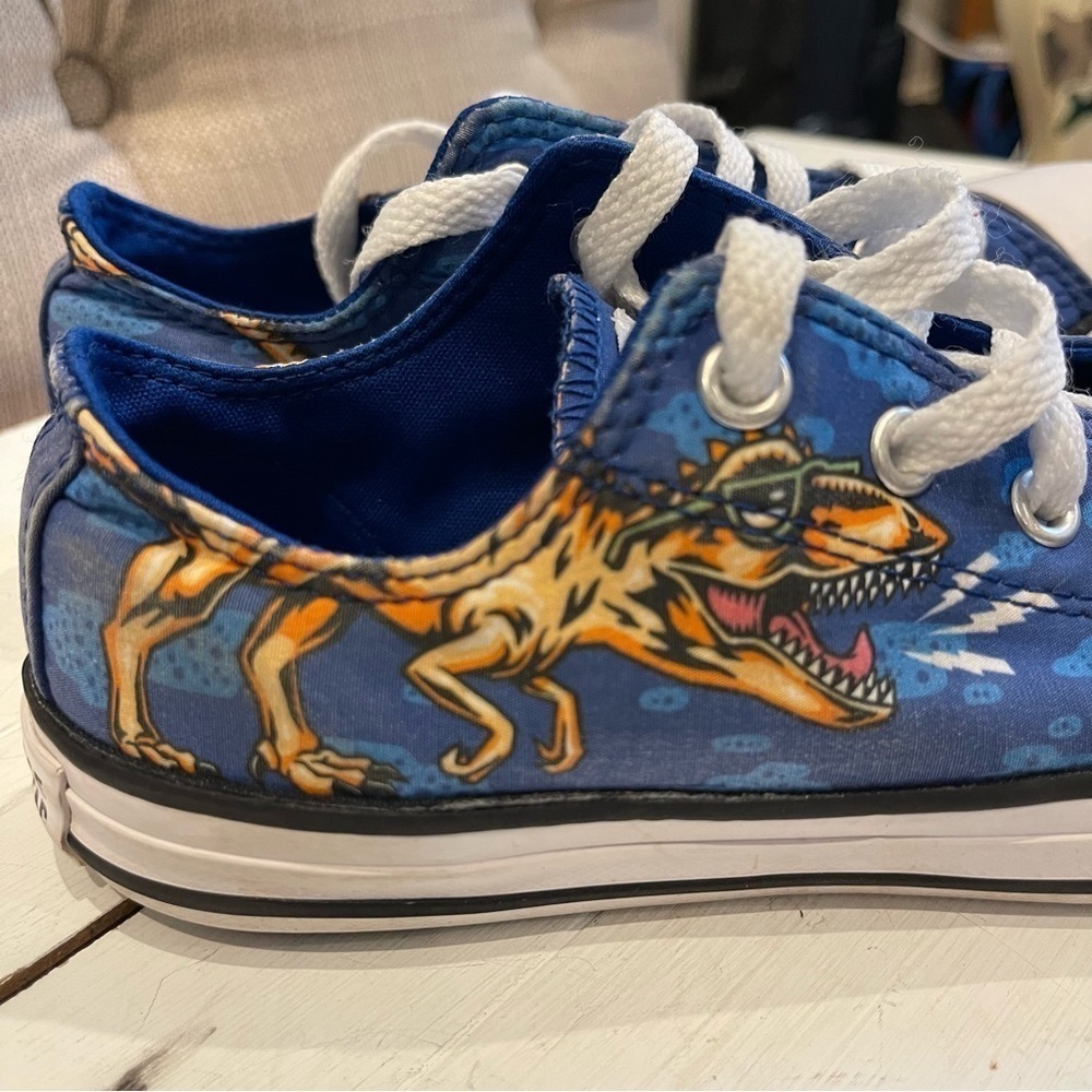CONVERSE - Boy’s (Sz 2) Blue Dinosaur Beach Party Shoes 664247C - Picture 7 of 11